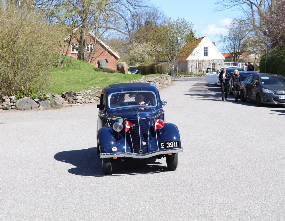 Flag på bilen når vi skal køre konfirmander